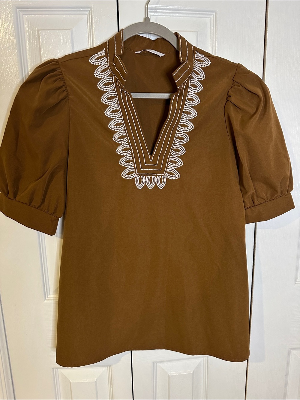Embroidered Brown Puff Sleeve Tunic Top | M
